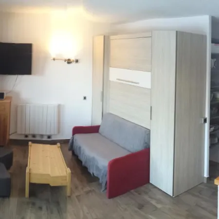 Superbe En Skis Aux Pieds *