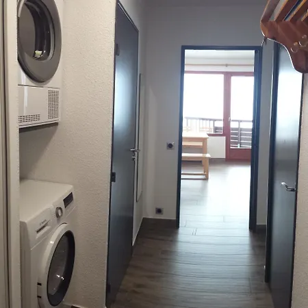 Superbe En Skis Aux Pieds *