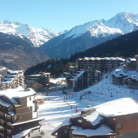 Superbe En Skis Aux Pieds *