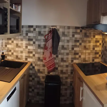 Superbe En Skis Aux Pieds 谷雪维尔